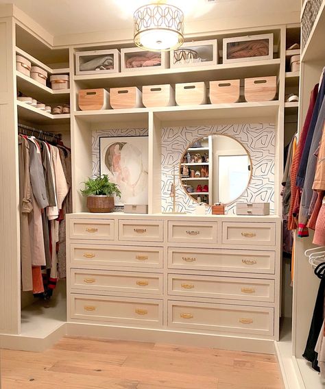 Diy Master Closet, Master Closet Design, Walking Closet, Dream Closet Design, Closet Design Layout, Closet Renovation, Closet Layout, Closet Remodel, Build A Closet