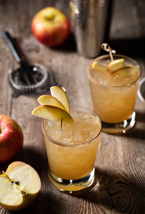 Apple Juice Cocktail, Spiced Rum Cocktails, Fall Cocktail Recipes, Spiced Cocktail, Best Apple Recipes, Apple Cocktail, Pineapple And Coconut, Rum Recipes, Cider Cocktails