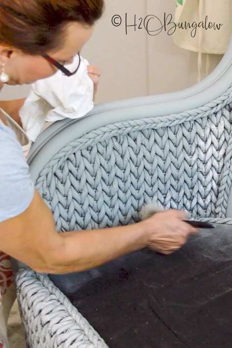 Can You Paint Wicker Furniture, How To Spray Paint Wicker Furniture, Refurbishing Wicker Furniture, How To Update Wicker Furniture, Update Wicker Furniture, Staining Wicker Furniture, Painted Rattan Furniture Ideas, Colorful Wicker Furniture, Rattan Sofa Makeover