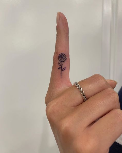 Inside Finger Tattoos, Flower Finger Tattoos, Cute Finger Tattoos, Small Finger Tattoos, Finger Tattoo For Women, Hand And Finger Tattoos, Hand Tattoos For Girls, Finger Tattoo Designs, Small Hand Tattoos