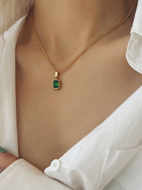 Spring Green Pendant Necklace Girly Aesthetics, Hip Chain, Green Pendant Necklace, Body Accessories, Pretty Jewelry Necklaces, Green Pendant, Green Pendants, Gold Ring Designs, Jewelry Fashion Trends