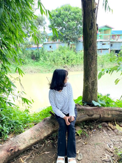 #manipuri #girl #india Manipuri Girl, Mawlamyine, Hoddies Outfits, Girl India, Beautiful Profile, Girls Foto, Beautiful Profile Pictures, Simple Doodles, Just A Girl