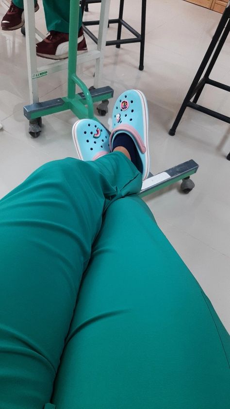 Crocs, scrub, nurse, nursing, hospital Nursing Crocs, Nursing Outfit, Scrub Nurse, Crocs Outfit, Medical School Life, Basic Anatomy And Physiology, Nurse Inspiration, Med School Motivation, Nurse Aesthetic