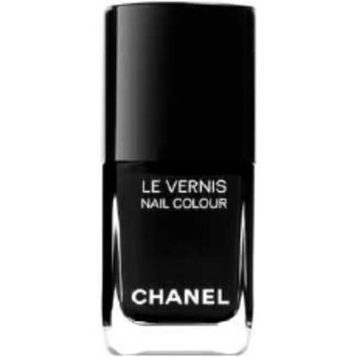 chanel black polish. Black Nail, Black Nail Varnish, Chanel Nail Polish, Beauty Crush, Chanel Nails, Black Nail Polish, Black Shades, Dark Nails, Black Polish