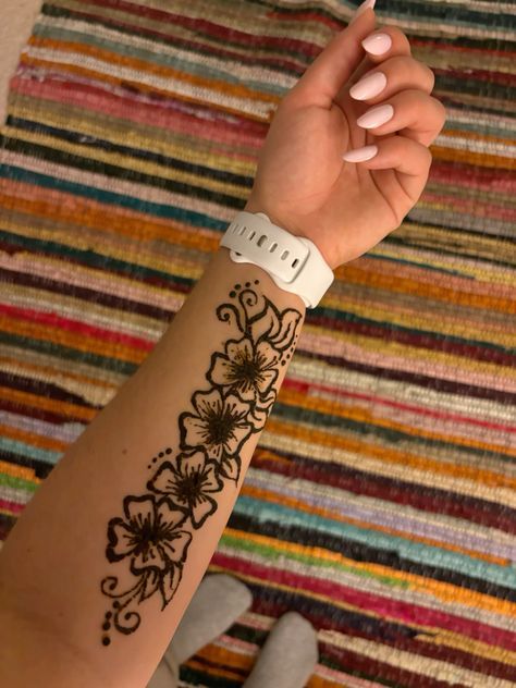 Henna Arm Tattoo, Henna Designs Arm, Henna Styles, Henna Tattoo Designs Arm, Small Henna Tattoos, Cute Henna Designs, Cute Henna Tattoos, Henna Style Tattoos, Small Henna