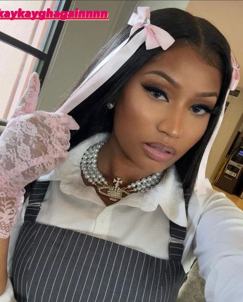 Chanel pt.3’ JUST KEEP SLIDING!🩷💕💕💕 #nickiminaj #explore #frontalsewin #lace #lacewiginstall #lacewigs #lacefrontwigs #lacefrontal… | Instagram 2 Bow Hairstyle, Side Part With Bow, Bday Hair Styles, Dresses Black Women, Frontal Hairstyles With Bows, Frontal Wig Styles With Bow, Wig Styles With Bow, Bow In Hair, Bow Outfit