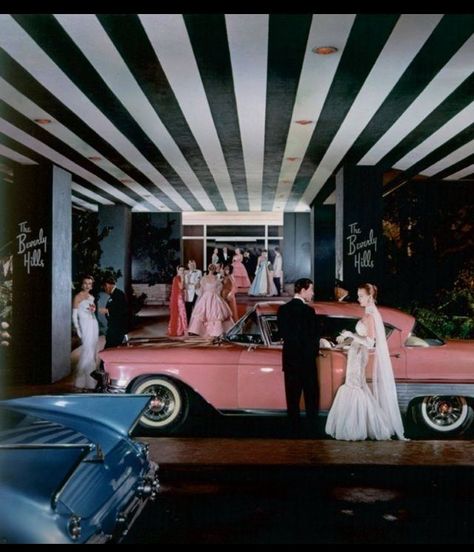 BEVERLY HILLS | THE BEVERLY HILLS HOTEL: Old Hollywood glamour at The Beverly Hills Hotel, ca. 1957 | #livinginstyle Las Vegas, Oud Hollywood, Old Hollywood Aesthetic, Hollywood Aesthetic, 1950s Hollywood, The Beverly Hills Hotel, Catty Noir, Beverly Hills Hotel, Old Hollywood Glam