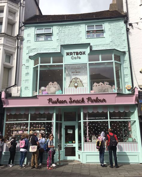 Artbox Cafe, Pusheen Stormy, Pusheen Collection, Pusheen Shop, Adorable Food, Pusheen Cute, Porch Decorating Ideas, Cat Things, Brighton Uk