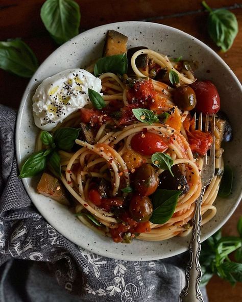 Eggplant Puttanesca, Puttanesca Pasta, Pasta Puttanesca, Sunday Sauce, Sunday Scaries, Roma Tomatoes, Chopped Tomatoes, Fresh Basil, Chicken Stock