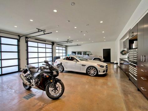 This is how you rich Garage Workshop, Garage Design Interior, Luxury Garage, Modern Garage, Garage Interior, Garage Design, Garage House, Diy Garage, Luxury Homes Dream Houses