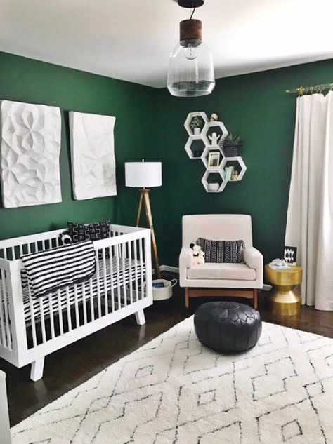 Green nurseries are great. They're not glaringly gendered. And green is a calming shade — a good idea for a nursery, considering new parenthood can be stressful. There are so many hues to choose from, ranging from pistachio to emerald, offering a wide variety of looks and themes. Dark Green Walls, Green Nursery, White Nursery, Green Walls, Nursery Inspo, Nursery Baby Room, Bedroom Green, Nursery Inspiration, Baby's Room