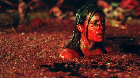 The Descent remains one of the scariest, most inventive horror movies of the 21st century... all with a cast of kick-ass women. Descent Movie, Shauna Macdonald, Kelly Reilly, Horror Movies Scariest, Scary Films, Movie Plot, The Descent, Best Horror Movies, Best Horrors