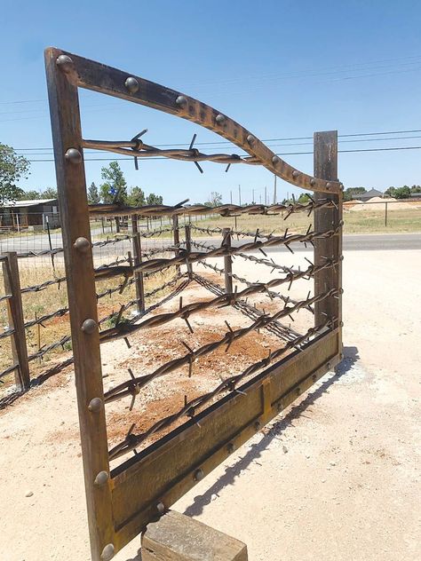 Installing 660 ft. of fencing including gates wouldn’t typically draw attention in Midland, Texas. But it stopped traffic in May when Jeremy Hedrick welded strands of 1-in. diameter “wire” with 3-in. ... Farm Fence Gate, Farm Gates Entrance, Ranch Entrance Ideas, Shop Hacks, Livestock Fence, Pipe Fence, Farming Tractors, Metal Driveway Gates, Barbed Wire Fence