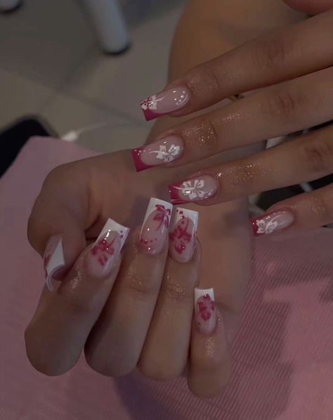 Holiday Nails Flowers, Hot Pink Nail Ideas, Summer Nails Square, Winter Nail Art Designs, Hawaii Nails, Pink White Nails, Holiday Acrylic Nails, Nails Colorful, Hard Nails