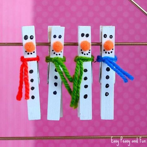 Swaps Classroom Christmas Party, Christmas Clothespins, Reindeer Craft, Christmas Crafts For Kids To Make, Fun Christmas Crafts, Winter Crafts For Kids, Clothes Pin Crafts, Christmas Classroom, Easy Christmas Crafts