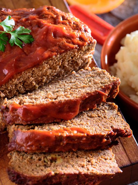 Crockpot Meatloaf Recipes, Crockpot Meatloaf, Beef Meatloaf, Good Meatloaf Recipe, Best Meatloaf, The Country Cook, Country Cooking, Meatloaf Recipes, Beef Dishes