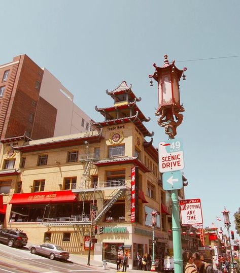 90s San Francisco, 70s San Francisco, San Francisco Vintage, Sanfransisco Street Aesthetic, San Francisco Chinatown Aesthetic, Retro San Francisco, San Francisco Chinatown, San Francisco Architecture, Vintage Road Trip