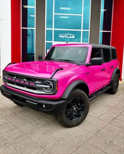 Preppy Car Decorations, Hot Pink Bronco, Hot Pink Car Accessories, Cute Cars For Teens, Pink Ford Bronco, Hot Pink Jeep, Pink Bronco, Pink Suv, Pink Vehicles