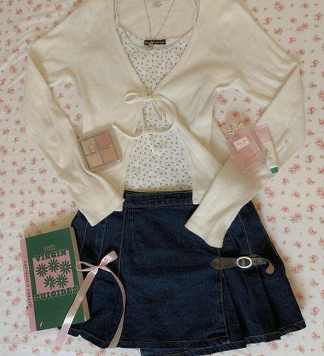 Cute Couqutte Outfits, Cuqoutte Outfits, Couquette Aesthetic Girl Outfit, Cocette Aesthetic Outfit Pink, Coquette Denim Skirt Outfit, Cocuette Girl Outfits, Preppy Chic Outfits, Coquette Outfits, Coquette Outfit