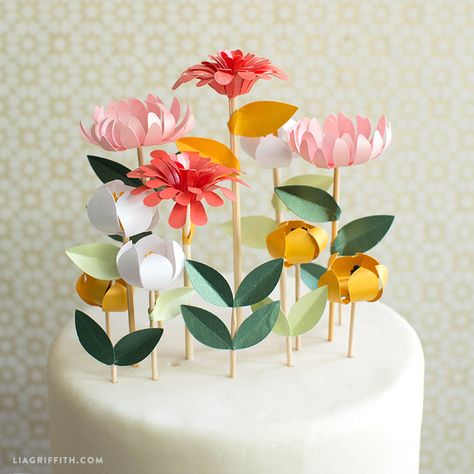 Flower Cake Toppers Floral Cake Topper, Idee Babyshower, Flower Cake Toppers, Diy Flores, Festa Party, Flower Party, Floral Cake, Diy Cake, Cute Cakes