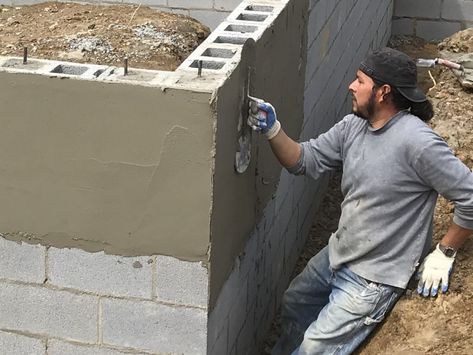 Block and Stucco – Project Small House Diy Stucco Exterior, Concrete Block Retaining Wall, Cinder Block House, Concrete Block House, Block Retaining Wall, Concrete Block Foundation, Block Foundation, Foundation Ideas, Backyard Wall