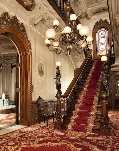 The Age of Opulence - Maine Homes การออกแบบ Ui Ux, Victorian Staircase, Victorian Vibes, Victorian Interior, Victorian Interiors, Victorian Mansions, Victorian Architecture, Victorian Decor, Mansion Interior