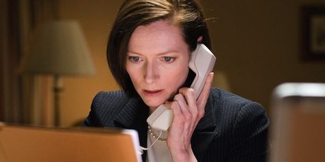 Tilda Swinton Tilda Swinton Movies, Vicky Christina Barcelona, Michael Clayton, Hollywood Behind The Scenes, Derek Jarman, Burn After Reading, Oscar Academy Awards, Oscar Winning Movies, Independent Filmmaking