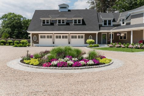 Front Yard Circular Driveway Landscaping, Front Circle Driveway Ideas, Circular Driveway Ideas Front Yards, Driveway Circle Landscaping, Circle Driveway Landscaping Ideas, Circular Driveway Landscaping Ideas, Circle Driveway Ideas Front Yards, Acreage Landscaping Driveway Entrance, Circle Landscape Design