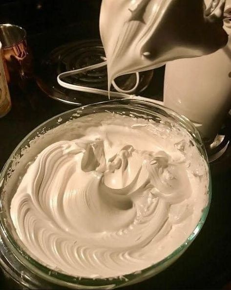 Old fashioned 7 minute frosting - ALL RECIPES GUIDE 7minute Frosting, Seven Minute Frosting, 7 Minute Frosting, Cooktop Cove, Homemade Buttercream Frosting, Fluffy Frosting, Icing Recipes, Free Keto Meal Plan, Ina Garten Recipes