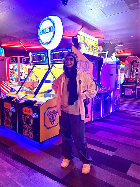 hijabi arcade photo shoot aesthetic street style Arcade Outfit Ideas, Arcade Outfit, Photo Shoot Aesthetic, Aesthetic Street, City Games, Pic Ideas, Yearbook, Modest Fashion, Photo Shoot