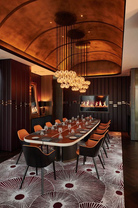 Private Dining Room Restaurant, Luxury Restaurant Interior, Vip Room, Luxury Restaurant, Hotel Interior Design, Private Dining Room, Restaurant Chairs, Cafe Interior Design, Luxury Dining