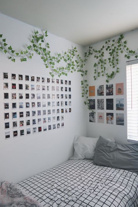 Aesthetic Wall Ideas Bedroom, Basic Rooms, Pictures On The Wall, Bilik Idaman, Aesthetic Room Ideas, Room Decor Diy, Pinterest Room Decor, Indie Room, Cozy Room Decor