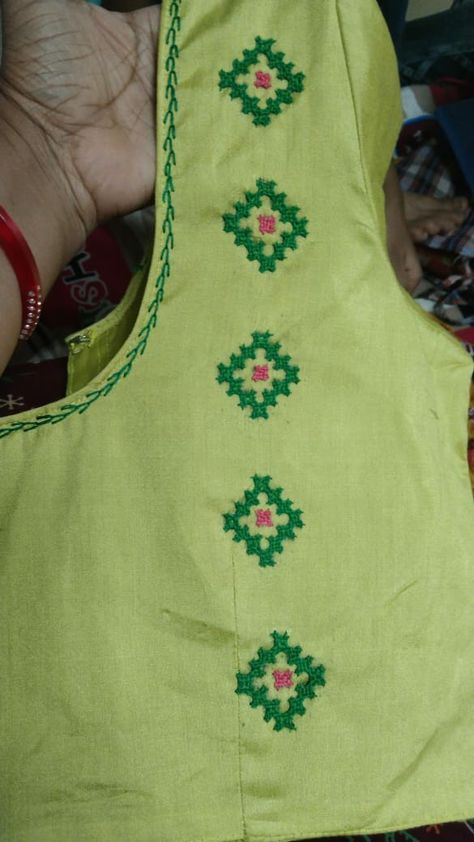 Kuch Work Embroidery, Navratri Outfits, Kutch Embroidery, Slipper Pattern, Long Blouse Designs, Crochet Slipper, Kutch Work Designs, Gold Work Embroidery, Crochet Slipper Pattern