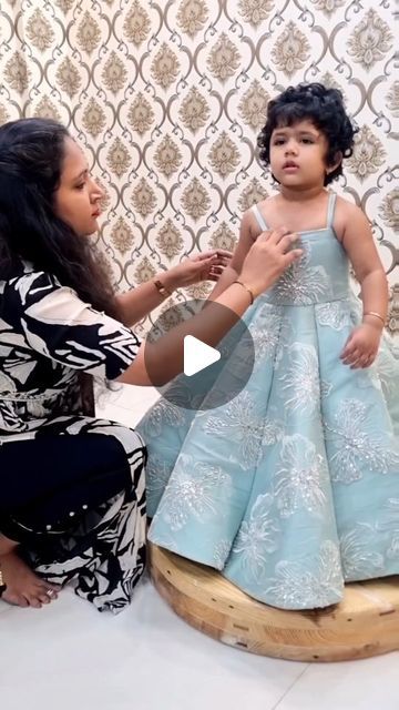 Wedding Outfits For Girl, Cotton Frocks For Kids Pattern, Frocks Design For Kids, Birthday Dress For Girls Kids, Frock Stitching Ideas For Kids, Frocks And Gowns For Kids, Kids Designer Dresses For Wedding, Gowns Dresses For Kids, Kids Dress Stitching Ideas