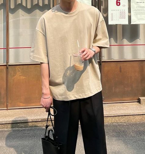 Beige Tshirt Outfits Men, Korean Oversized Outfit Men, Outfit Ideas Men Korean, Brown Tshirt Outfit, Oversized Outfit Men, Oversized Tshirt Outfit Men, Boys Dressing Style, Korean Outfits Men, Beige Shirt Dress