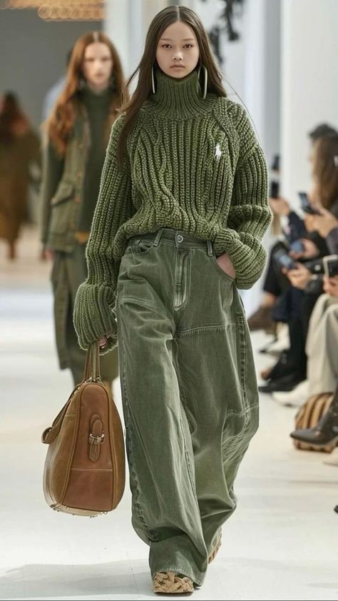 Green Pants, Winter Mode, Looks Chic, 가을 패션, Style Mistakes, Looks Style, Mode Inspiration, Fall Winter Outfits, Outfits Casuales