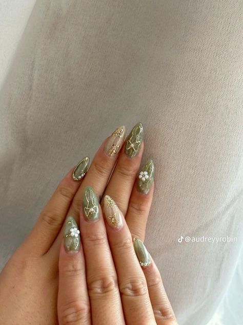 Her Nails, Nail Polish, Nail Art, Nails, Green, Gold, Art, Nail Arts