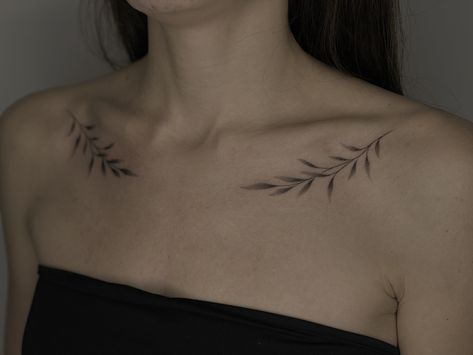 Olive Leaf Tattoo Collar Bone, Fern Collar Bone Tattoo, Delicate Collar Bone Tattoo, Collar Tattoos For Women, Vine Collar Bone Tattoo, Women Collar Bone Tattoo, Collar Bone Tattoos For Women Unique, Leaf Collar Bone Tattoo, Lower Back Tattoos For Women Unique