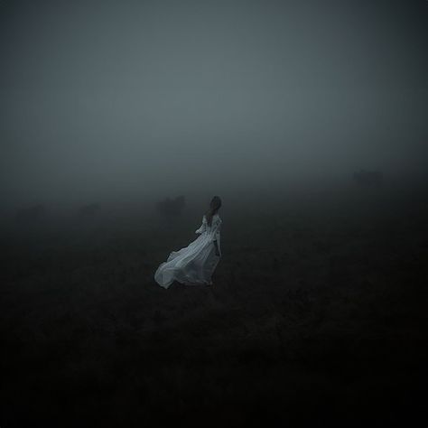 White Dress Dark Aesthetic, Female Ghost Aesthetic, Ghost In White Dress, Walking In The Forest Aesthetic, Fog Forest Aesthetic, Foggy Aesthetic Girl, Fog Photoshoot Ideas, Abandoned Aesthetic Person, Foggy Photoshoot Photo Ideas