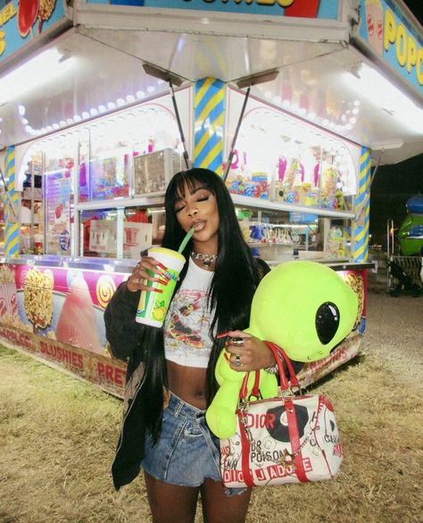 Dearra Taylor Outfits, De'arra Outfits, Carnival Photo Shoots, Dearra Taylor, Fair Carnival, Fair Pictures, Spiritual Care, Taylor Outfits, Fair Outfits