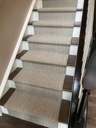 Plain Stair Runner, Stair Remodel Diy, Modern Stair Runner, Stair Runner Ideas, Herringbone Carpet, Gray Stair Runner, Staircase Carpet Runner, Staircase Carpet, Patterned Stair Carpet