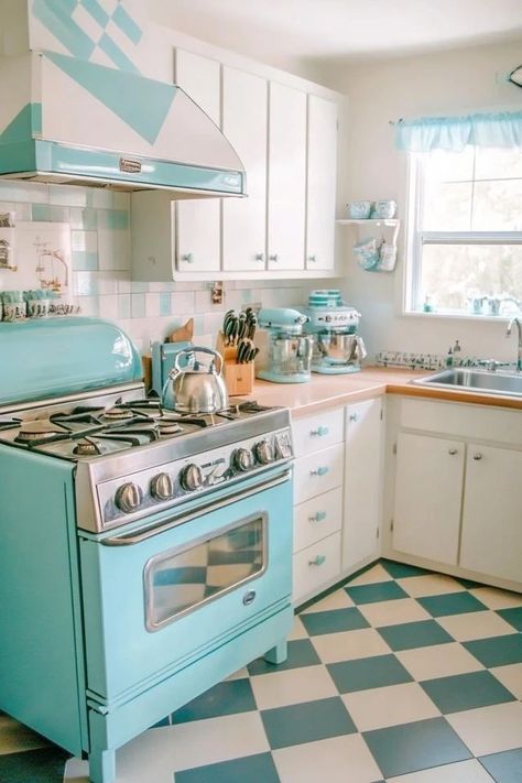 Retro Pastel Kitchen, 1950s Inspired Kitchen, 50s Inspired Kitchen, 1930s Kitchen Vintage, 1950s Aesthetic Home, 1940 Interior Design, 50s Kitchen Vintage, Retro Kitchen Remodel, Fifties Kitchen