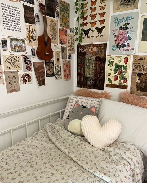 Downtown Cottagecore Aesthetic, Coquette Wall Decor Ideas, Downtown Coquette Bedroom, Coquette Dorm Room Aesthetic, Cottagecore Bedroom Wall, Cocette Aesthetic Bedroom, Downtown Bedroom Aesthetic, Floral Dorm Room, Floral Bedroom Aesthetic