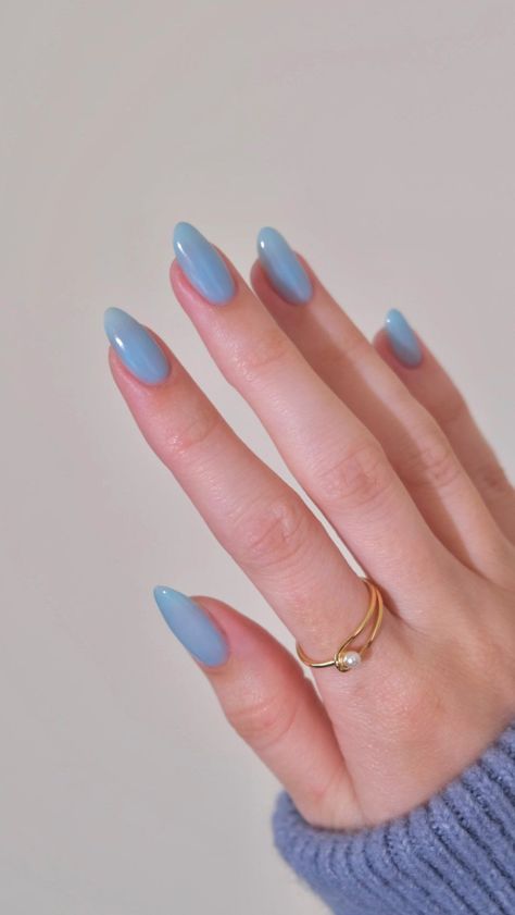 Nail For Beach Vacation, Summer Beach Nail Designs Simple, Simple Nails Painted, Nail Ideas Simple Blue, Blue Nail Ideas Simple, Long Gel Nails Ideas, Subtle Nail Ideas, Nail Art Blue Pastel, Simple Nail Color Ideas