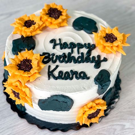 Sunflower and cowprint were the theme for this special girl's birthday. We hoped it marked the spot and helped make the day. #delishoregon #medfordoregon #southernoregon #bakerylife #eatcake #cakesofinstagram #jacksoncounty #pnw #smallbiz #eatlocal #roguevalley #foodie #medfordcenter #instacake #birthdaycake #cakestagram #cakedecorating #cakeart Cow Themed Birthday Cakes, Cow Sunflower Cake, Cow Print Birthday Cake Ideas, Country Western Cakes Birthday, Sweet 16 Party Ideas Cow Theme, Cow Print Sunflower Cake, Cow Cake With Sunflowers, Cow Print And Sunflower Cake, Sunflower 40th Birthday Party