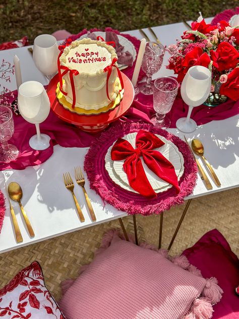 #coquette #picnic #bow #valentines #galentines #tablesetting #pink #flowers #bff #brunch Pink Red Party Theme, Pink And Red Birthday Party Decor, Red And Pink Birthday, Bridal Shower Aesthetic, Valentine Picnic, Bride Brunch, Coquette Picnic, Galentines Aesthetic, Cupid Aesthetic