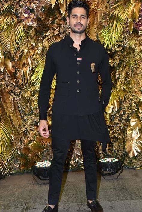 Who Wore What at Armaan Jain and Anissa Malhotra's Sangeet at The St. Regis Mumbai - WeddingSutra Blog Wedding Party Reception, India Fashion Men, Indian Wedding Clothes For Men, Nehru Jacket For Men, Mens Indian Wear, Sherwani For Men Wedding, Wedding Kurta For Men, Boys Kurta Design, Groom Dress Men