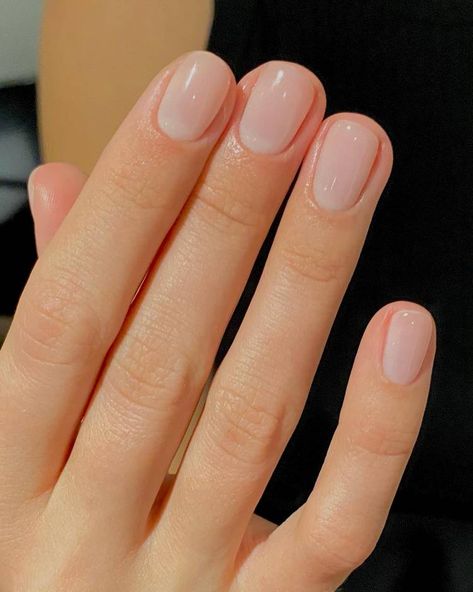 Grow Nails Faster, Natural Nails Manicure, Milky Nails, Toe Nail Color, Damaged Nails, How To Grow Nails, Nail Growth, Neutral Nails, Makati