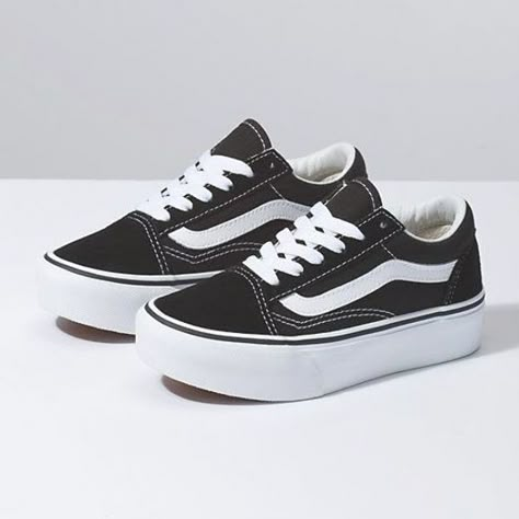 Girls Shoes Teenage, Shoes Png, Old Skool Platform, Vans Toddler, Kids Plaid, Vans Kids, Junior High School, Baby Sneakers