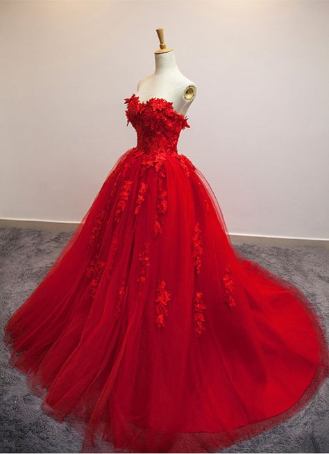 Hey, I found this really awesome Etsy listing at https://www.etsy.com/listing/266631437/red-lace-strapless-wedding-gown Red Long Prom Dress, Couture Dior, Gaun Abad Pertengahan, Red Ball Gown, Strapless Wedding Gown, Red Wedding Dress, Gown Red, Floral Prom Dresses, Tulle Ball Gown